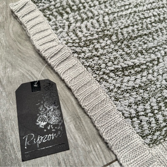 Toddler Ripzone Poncho, 2T in Light/Charcoal Grey - Picture 9 of 11